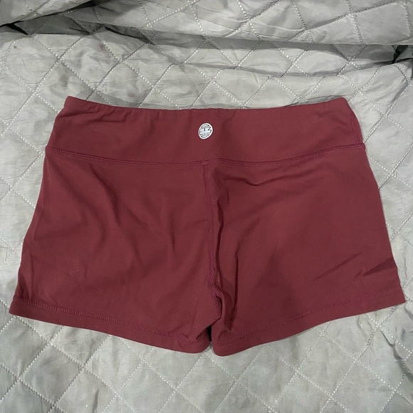 IAB MFG 3 inch no ride grip on legs spandex shorts, size 10 / L - Picture 2 of 2